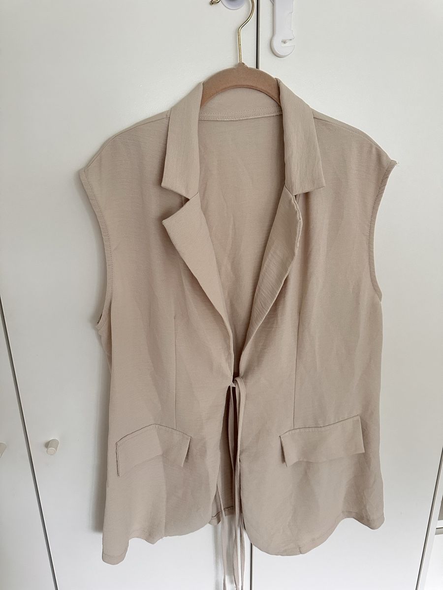 Kleiderpakete:  Blazer and Trousers Set Beige – Gebraucht aus Zollikerberg von sha_r9g6 2