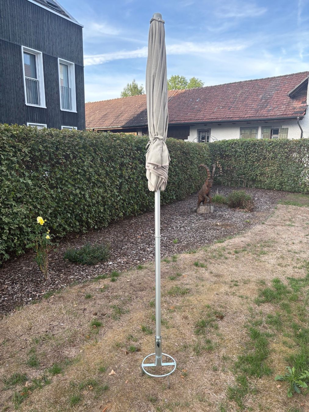 Ombrelloni: Sonnenschirm mit Rasensockel – Usato da Sulz AG venduto da sauber011 6