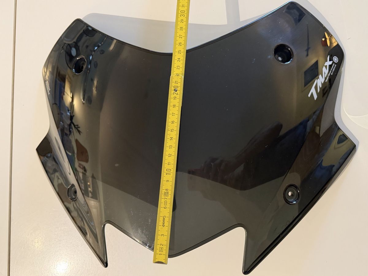 Yamaha Toutes les pièces pour scooter: Pare-brise bulle Tmax 560 Techmax 2021 – D'occasion à duillier par mitch46 1