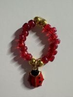 Süsser Ring mit Marienkäfer-Anhänger