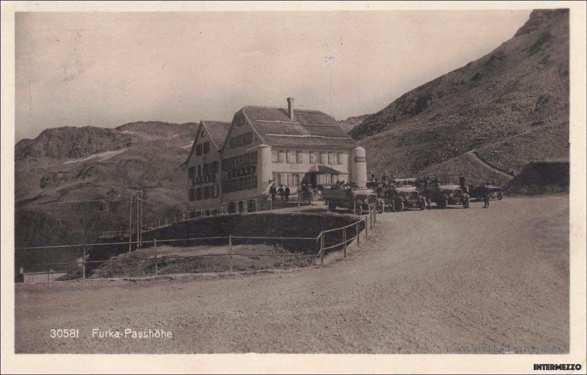 Cartes postales: Furka // Passhöhe 3 alte Postautos 1927 – D'occasion à Basel par intermezzo12