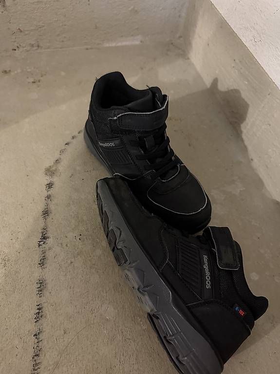 Schuhe für Jungen: Kinder Schuhe  – Gebraucht aus Langnau am Albis von max081 1