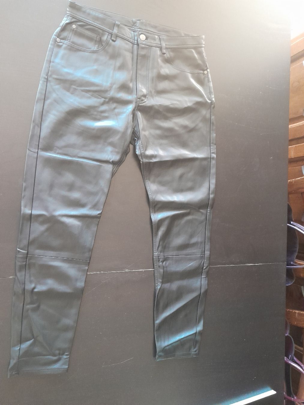 Caroll Pantaloni: Pantalon Caroll taille 38 vert amande – Usato da Genève venduto da ang_fd8z 2