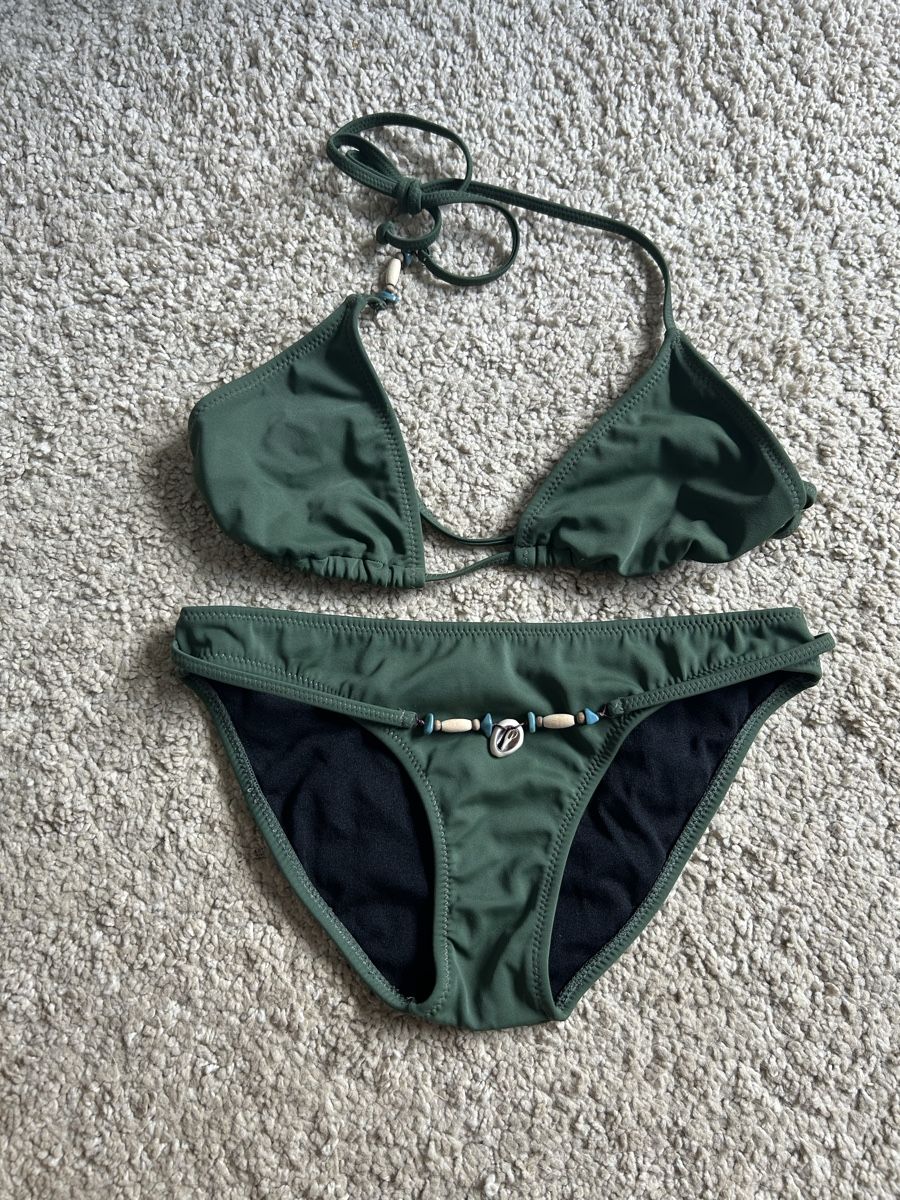 Badekleider & Bikinis: Maillot de bain 2 pièces – Gebraucht aus Bôle von sev_n85b