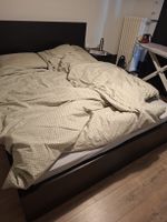 lit + deux table de nuit