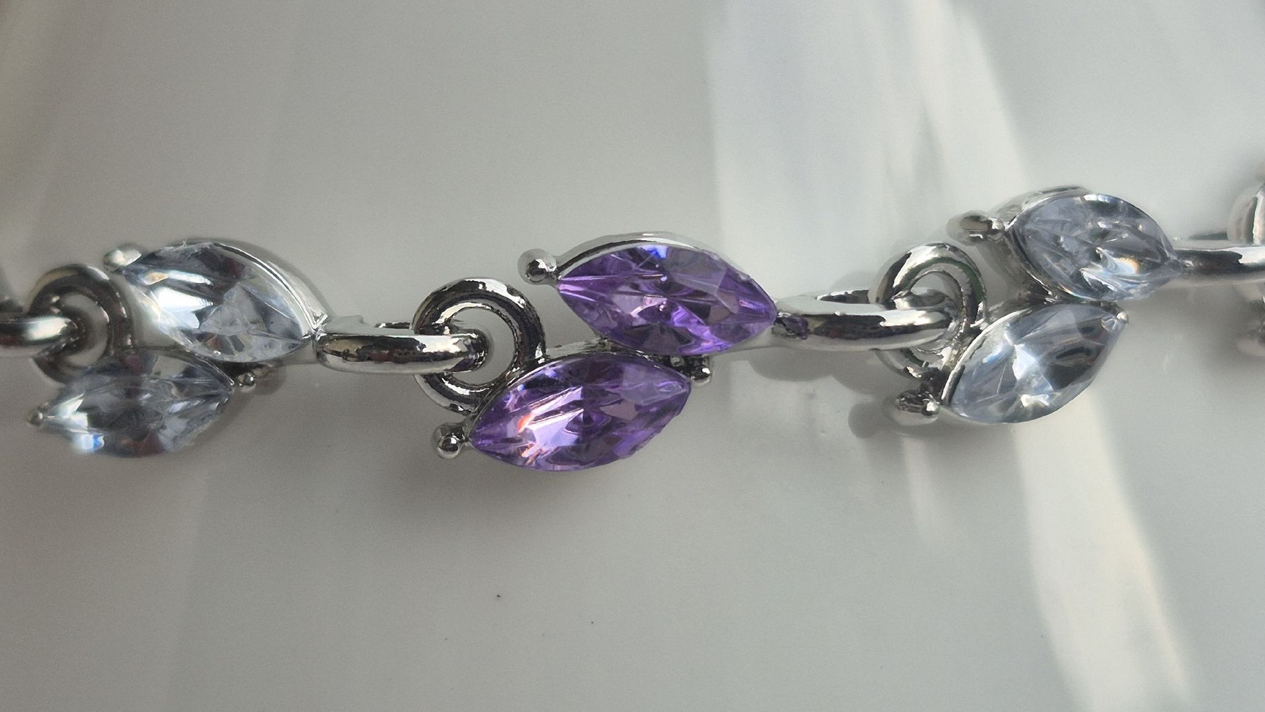 Armbänder & -reifen: Bracciale metallo argento con pietre viola e bianche – Neu (gemäss Beschreibung) aus Giubiasco von Stefaniav 4