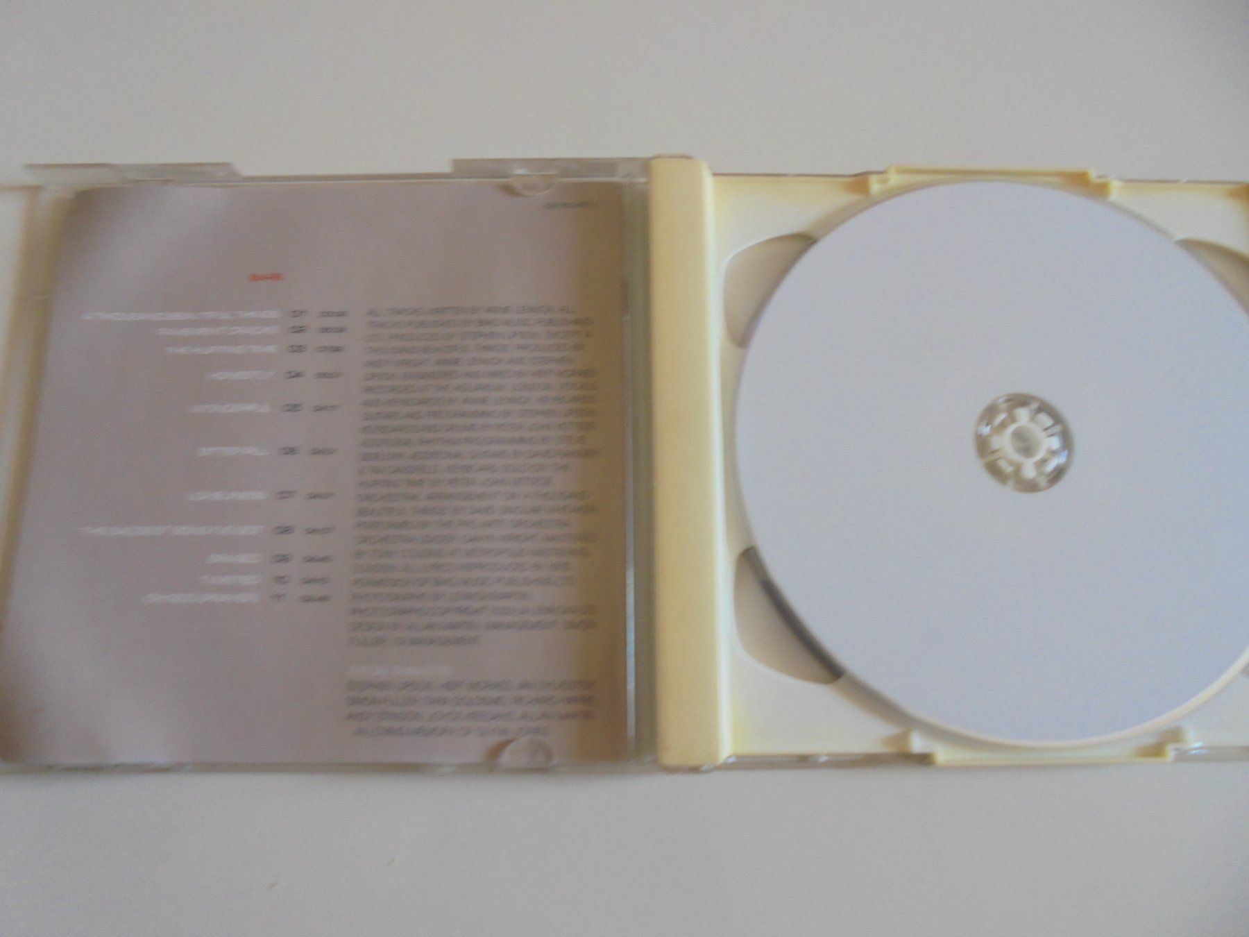 CD: Annie Lennox " Bare " CD  + DVD Limited edition – Usato da Eclépens venduto da Consuelo 1