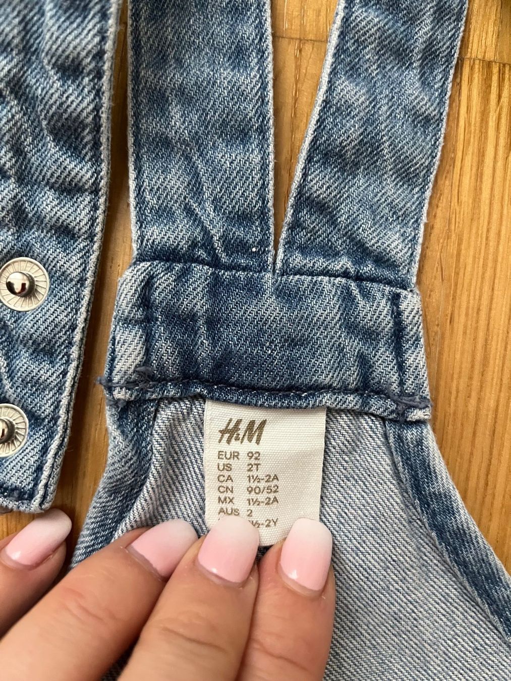 H&M Pantaloni: H&M Trägerhose Gr. 92 – Usato da Jona venduto da Good_luck1_ 4
