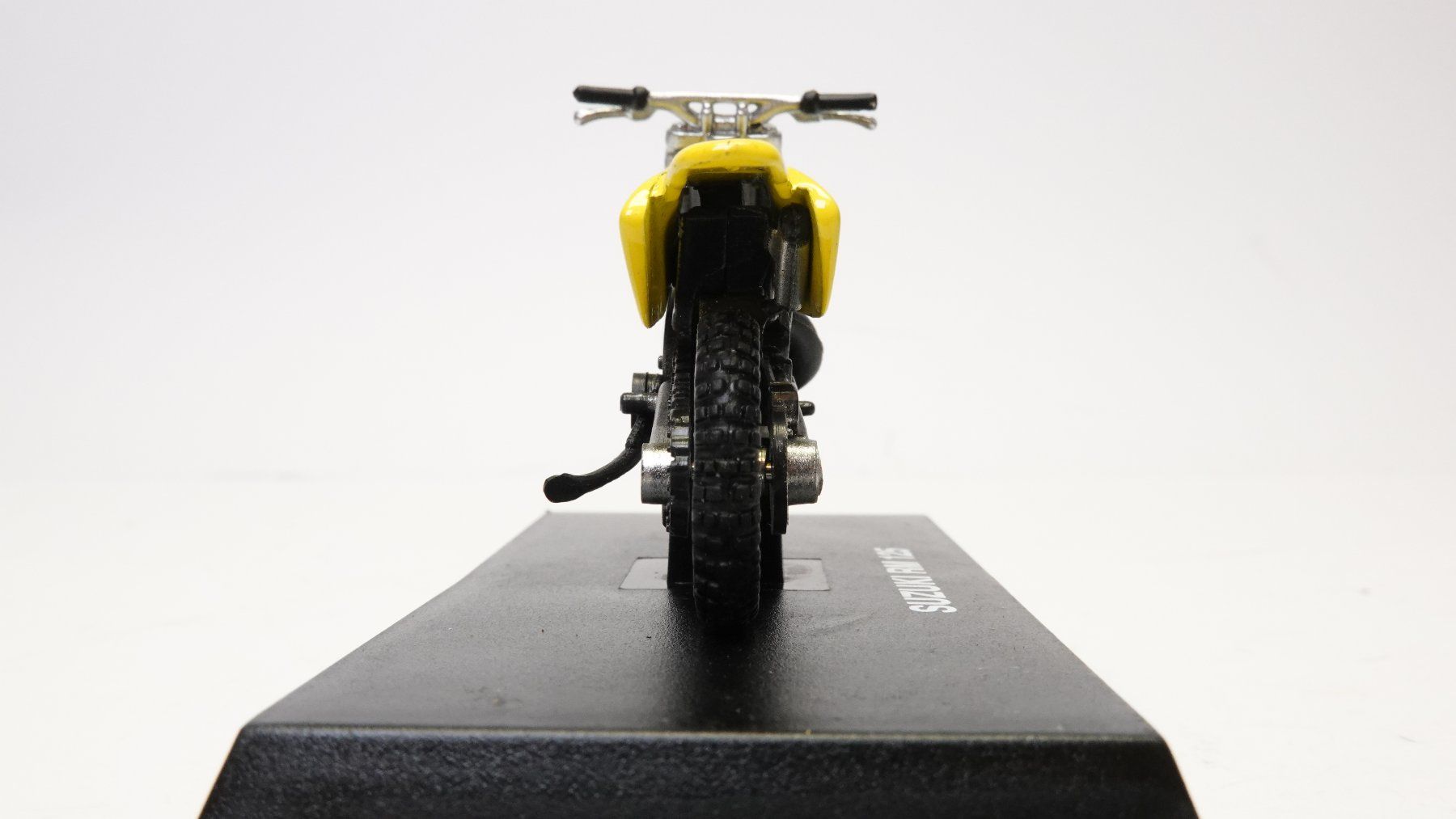 Modellautos: e54 1/ 32 NewRay SUZUKI RM 125 – Gebraucht aus Thun von evinka_gmbh 2