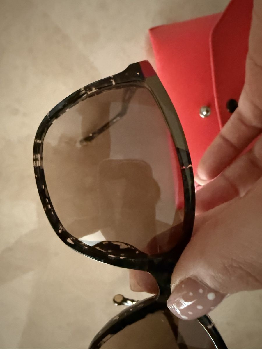 Carolina Herrera Lunettes & Verres: Lunettes de soleil Carolina Herrera  – Neuf (Voir description) à Meyrin par Steph_g28 2