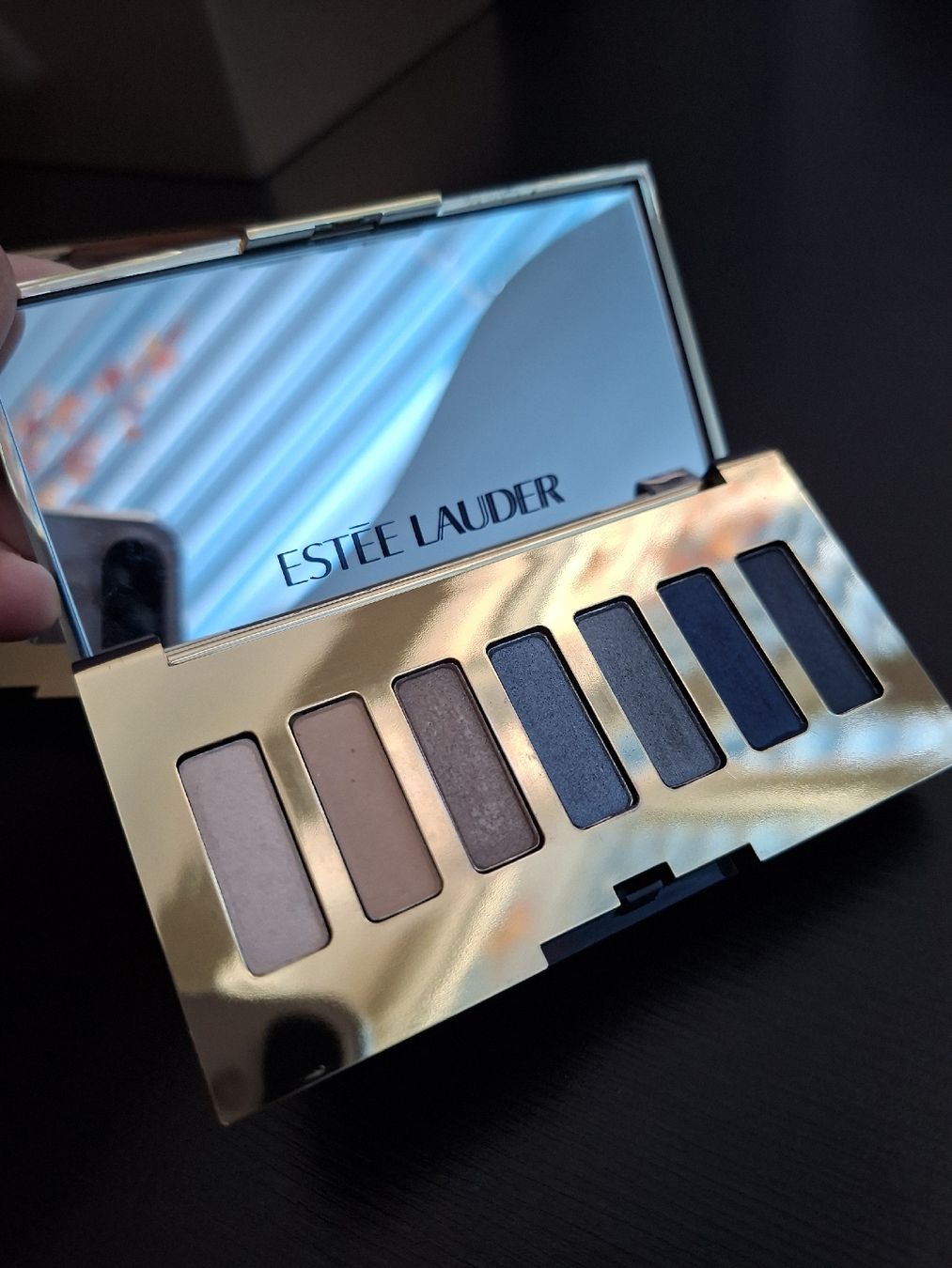 Estée Lauder Make-up: Estee Lauder Lidschattenpaletten Day & Night 2 Stck. – Nuovo (secondo la descrizione) da Winterthur venduto da Ausmisten2026 1