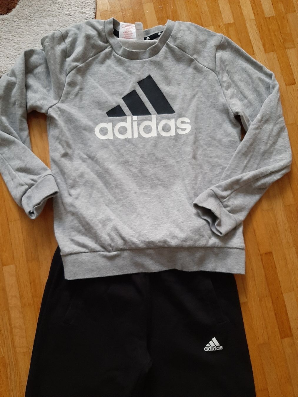 Hosen: Lot  Adidas  taille 140 – Neu (gemäss Beschreibung) aus Petit-Lancy von pecaesculca 1