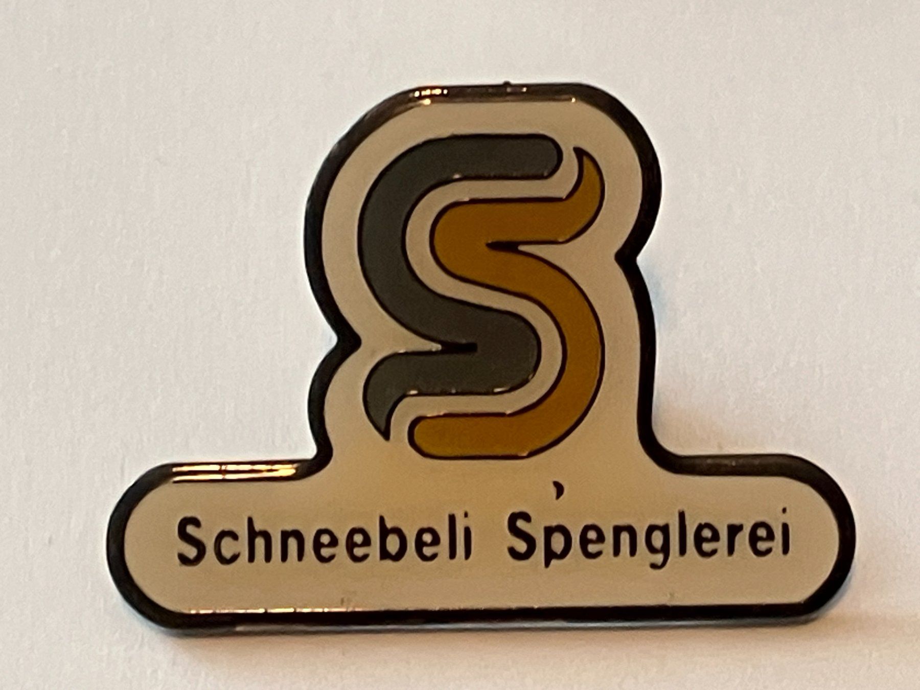 Placchette & Badge: 1 Pin Schneebeli Spenglerei – Usato da Basel venduto da djwwpp