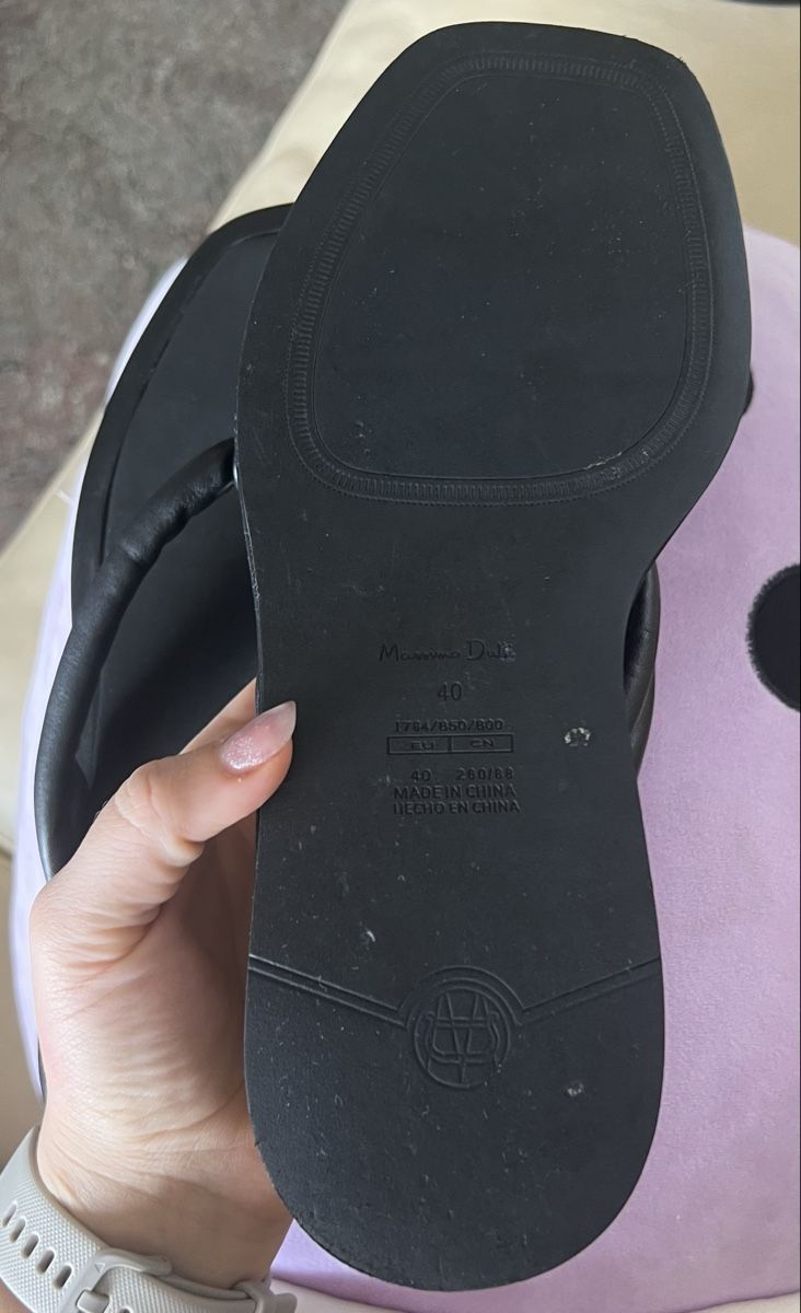 Scarpe da donna: Flip-Flops Massimo Dutti 🖤 – Usato da Schaan venduto da nan_2pg2 2