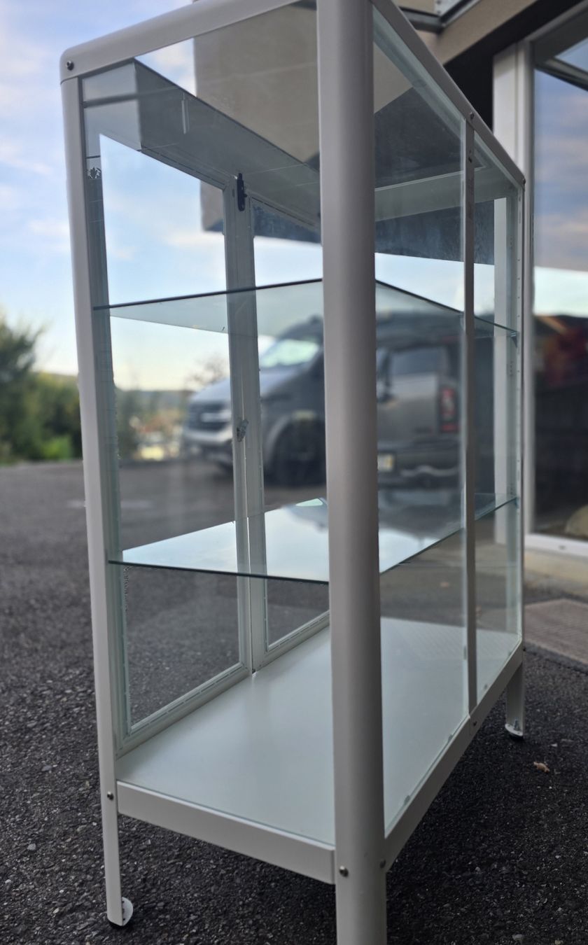 Ikea Vitrines: Vitrine weiss Ikea – D'occasion à Neunkirch par BoBo007 1