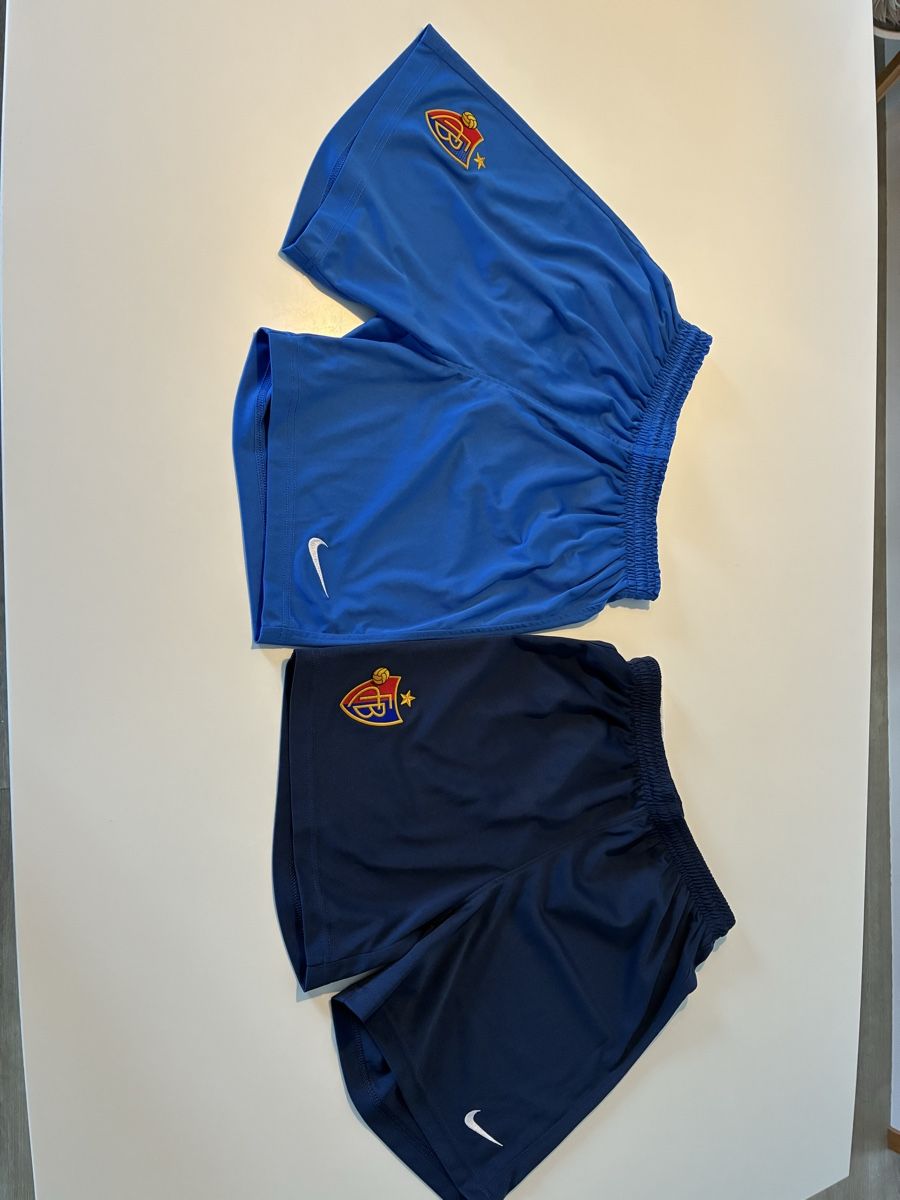Nike Lotti di vestiti: Fanpaket FC Basel – Usato da Altnau venduto da kurvenmuehle 4