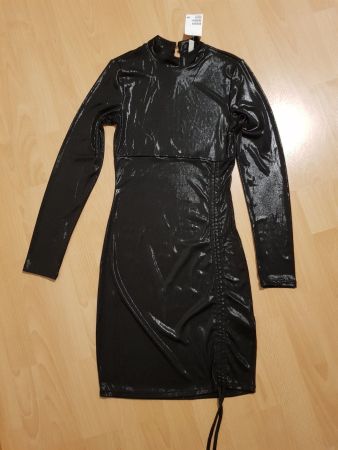 Schimmerendes schwarzes Kleid von H&M