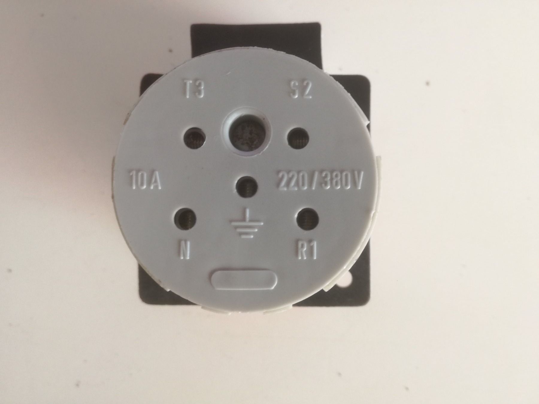 GIFAS Stecker: Einbausteckdose Typ 15 – Neu (gemäss Beschreibung) aus Sursee von Ursus_LU 2