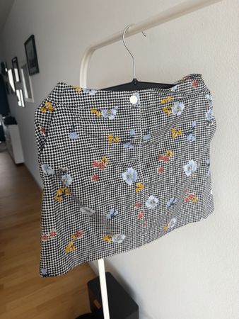 Esprit Minirock Gr.S Blumenmuster - perfekt für den Sommer!