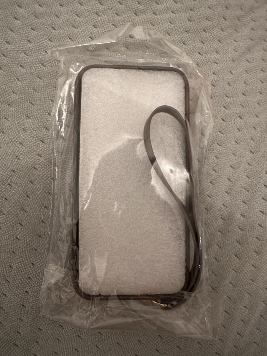 Apple Cover & Protezioni schermo: Phone case for iPhone 13 / 14 dark brown new – Nuovo e nell'imballaggio originale da Genève venduto da mat_8trf 2
