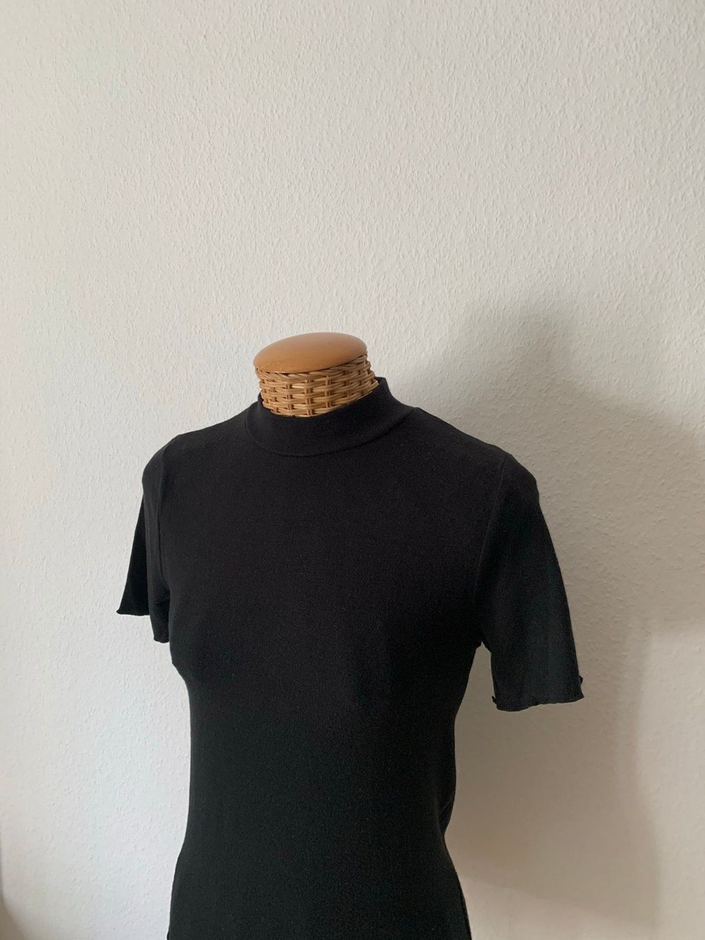 Zara T-shirt: ZARA - T-Shirt schwarz S – Usato da Zürich venduto da Diazaio 1