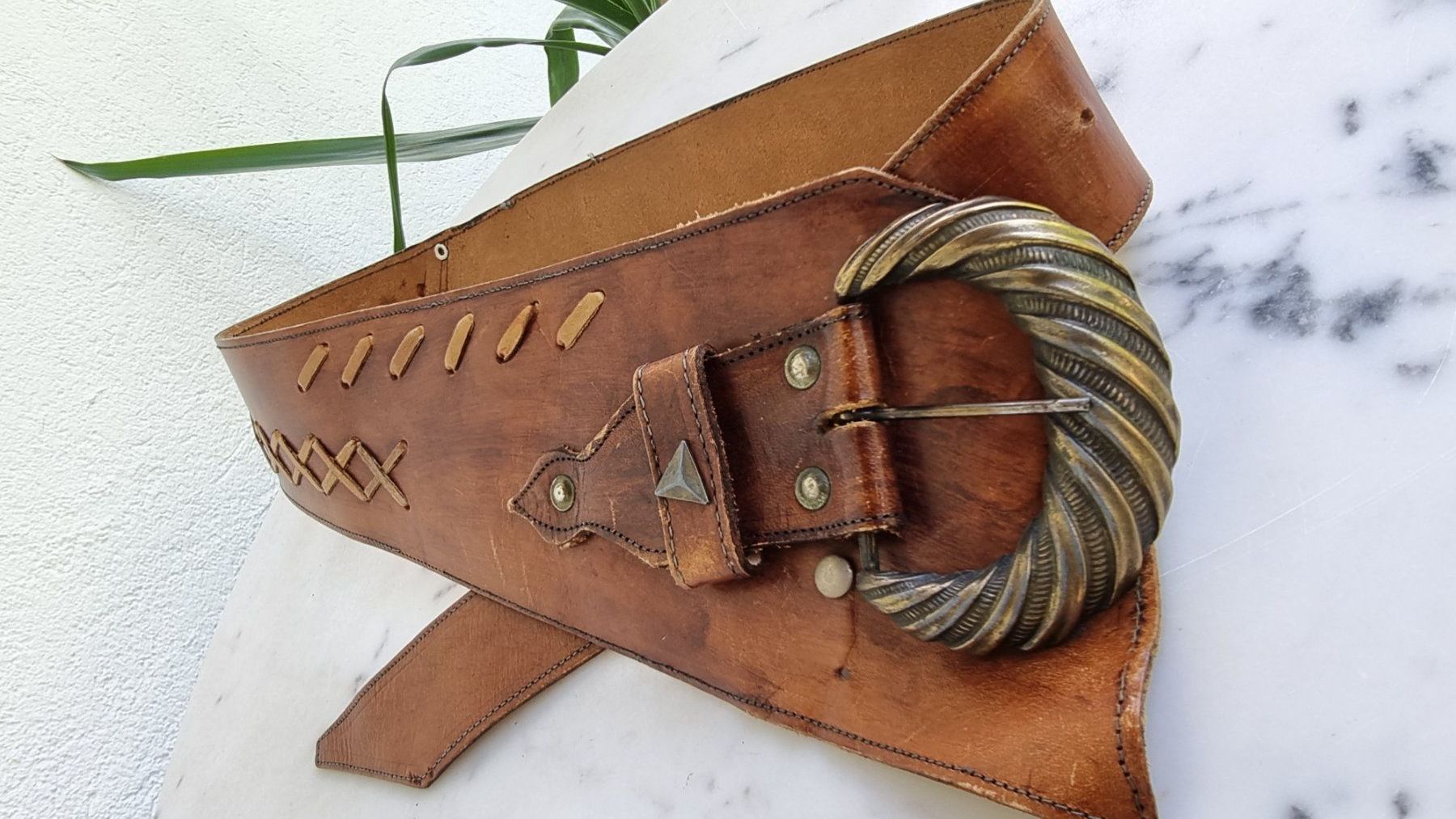Cinture: Vintage Ledergürtel Boho Western Nieten – Usato da Wald ZH venduto da Martin79