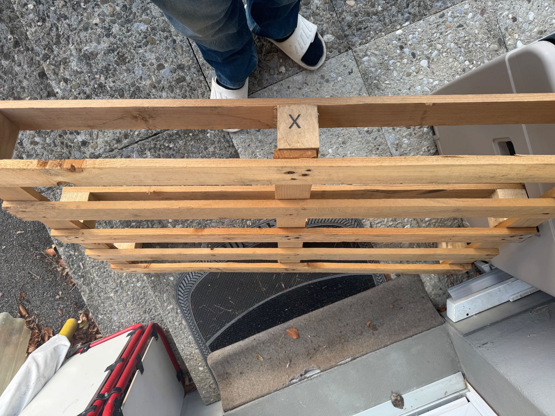 Pallets: 2 Holzpaletten – Usato da Kehrsatz venduto da cashswiss2 2