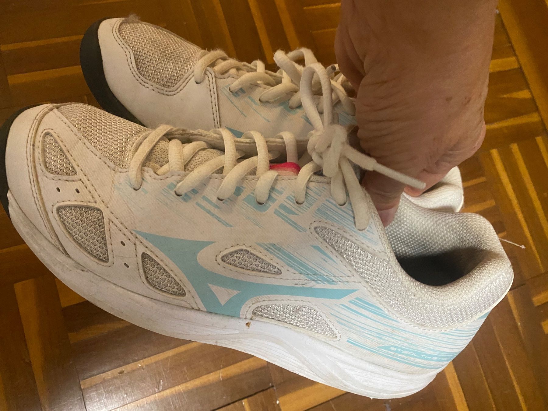 Mizuno Scarpe per ragazze: MIZUNO Tennis Schuhe, Gr.38 – Usato da Vezia venduto da luce2011 1