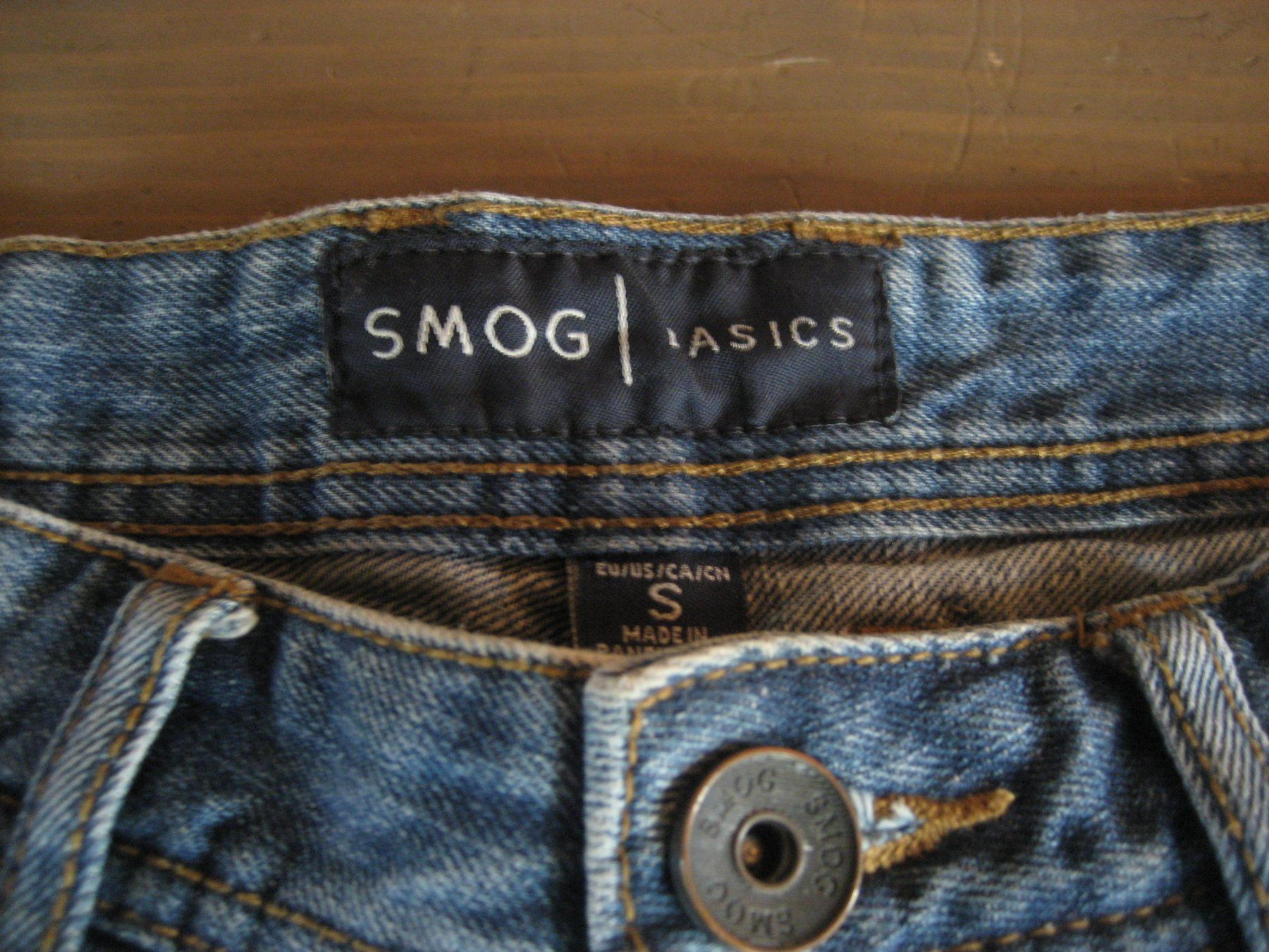 Pantaloni: Lot 2 bermudas jeans taille S – Usato da Delémont venduto da marryb 1