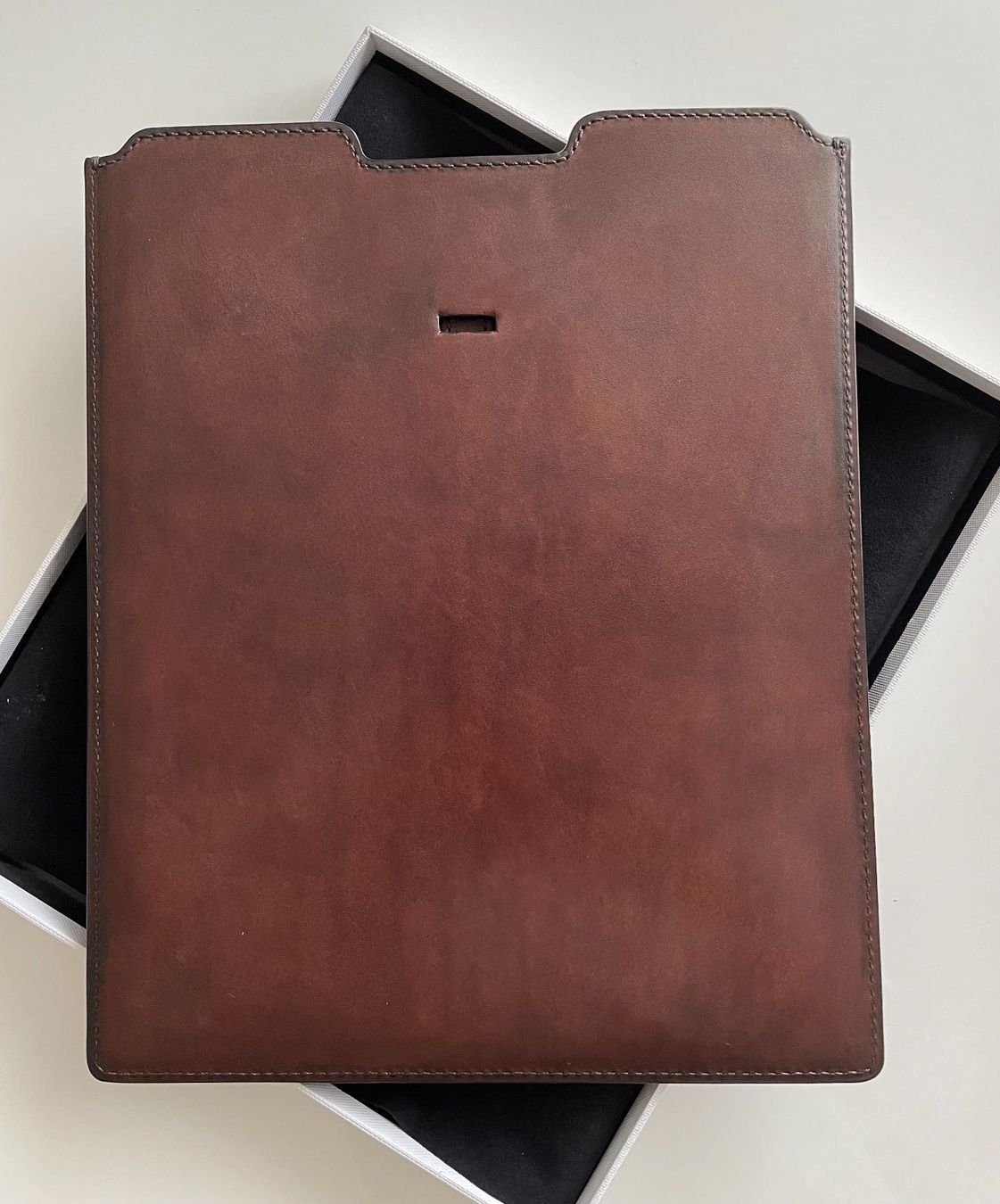 Cover & Protezioni schermo: IWC iPad Case – Nuovo e nell'imballaggio originale da Benken ZH venduto da Teessino 1
