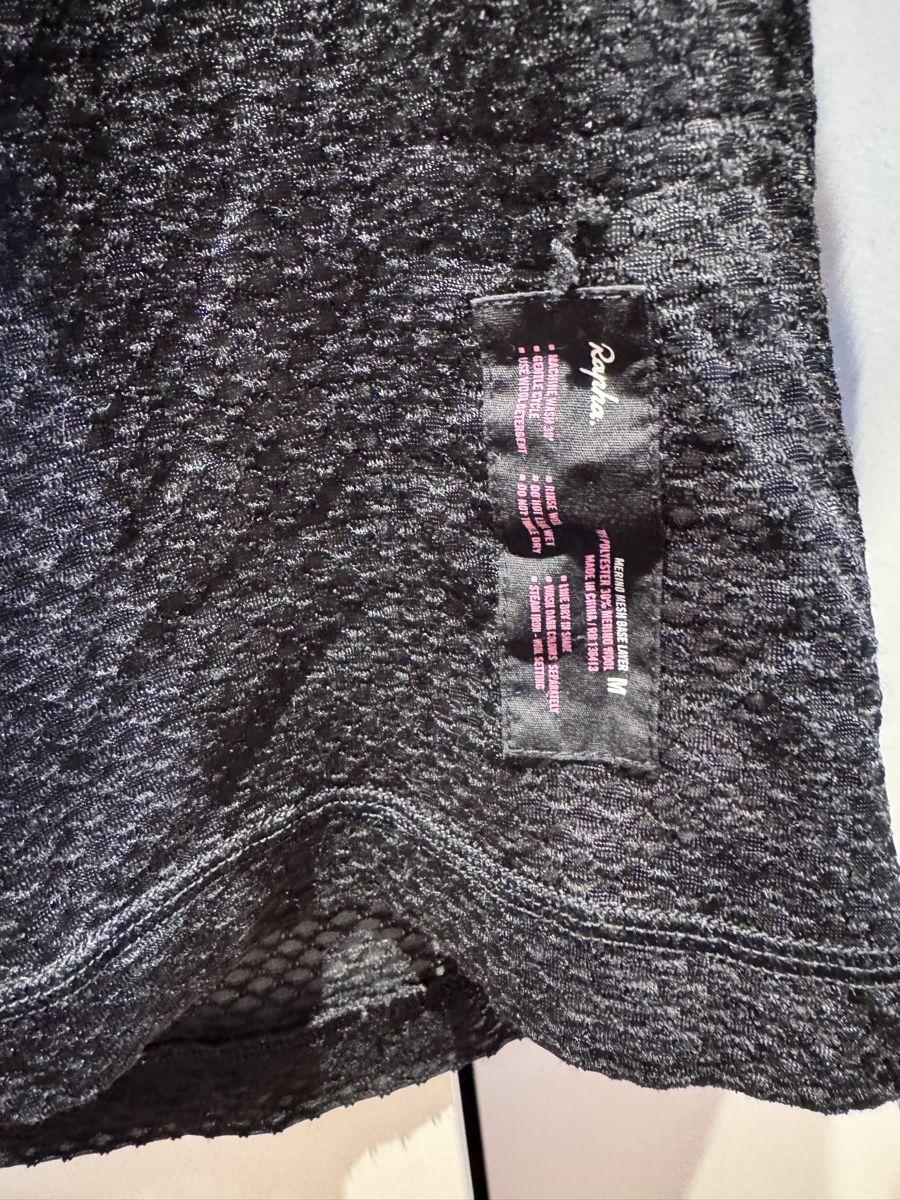 Rapha Canottiere & Pantaloni: Rapha cycling mesh base layer medium - black  – Usato da Herrliberg venduto da jba_zcw7 4