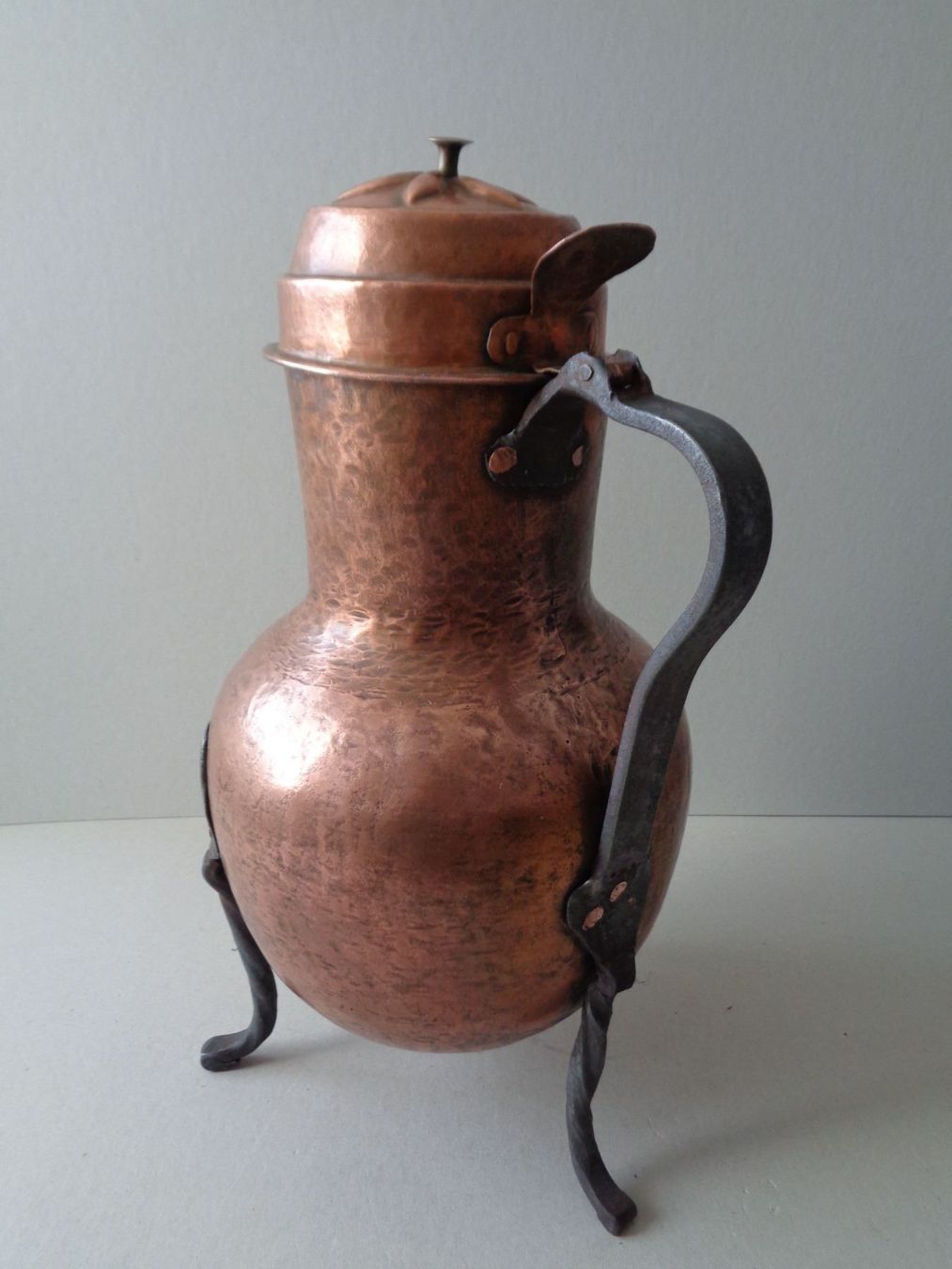 Teiere: Antiker Kaffee-Kupferkrug – Usato da Chur venduto da omonia 1