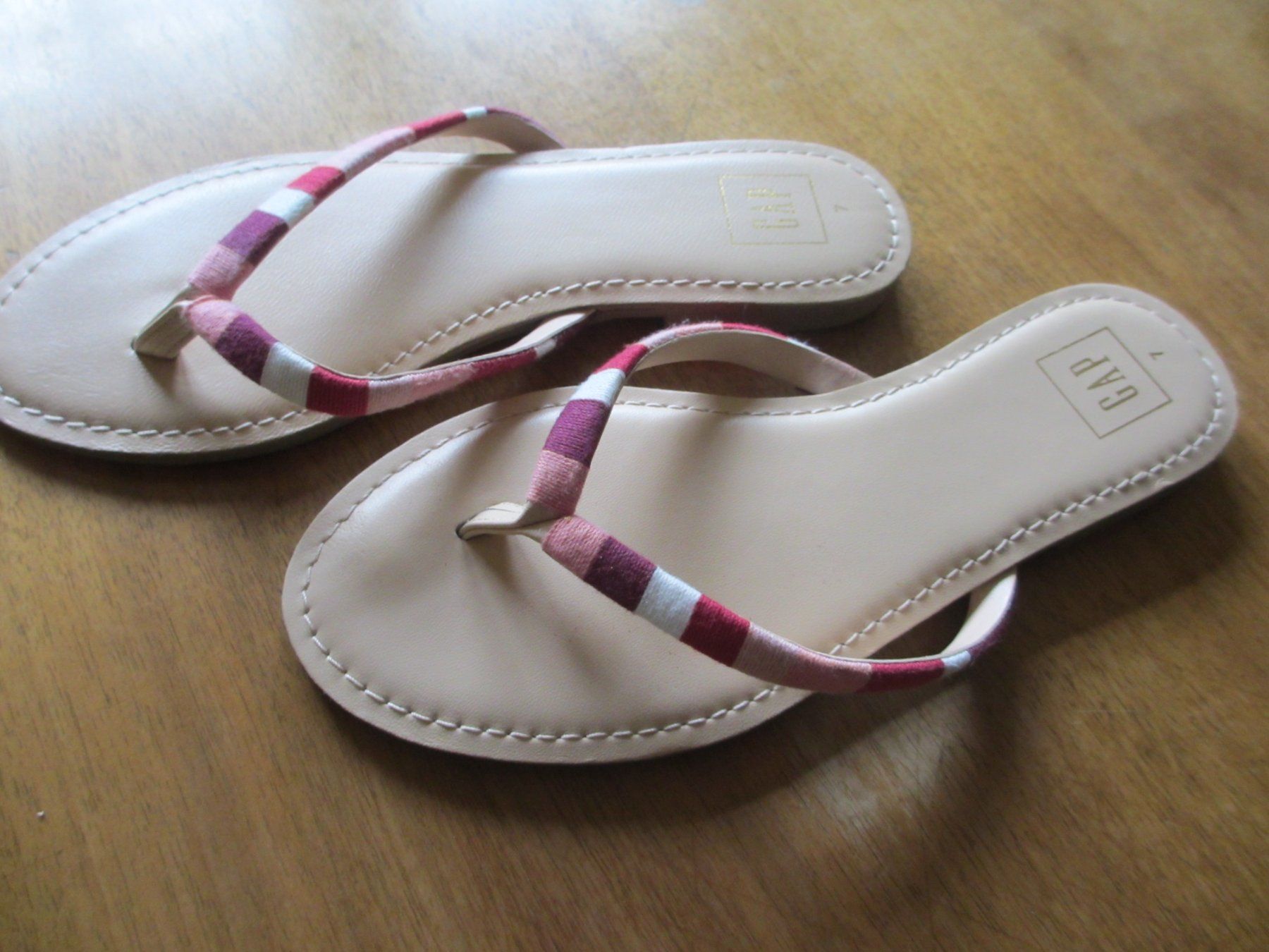 Scarpe da donna: Gap Zehentrenner Sandalen Gr. 37 – Usato da Herisau venduto da fan_h9qj 1