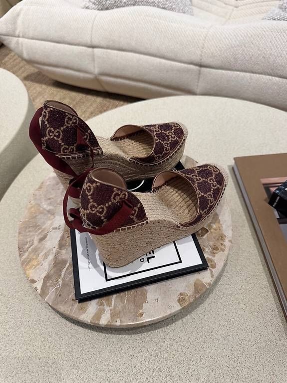 Gucci Chaussures femmes: GUCCI SANDALEN LOGO – Neuf (Voir description) à Schwyz par bofb 5