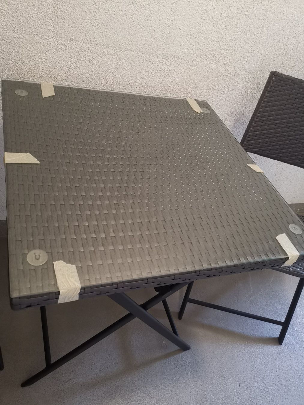 Set di tavolo e panche: Praktischer Gartentisch mit Stühlen – Usato da Eschlikon TG venduto da kri_5lb6 1