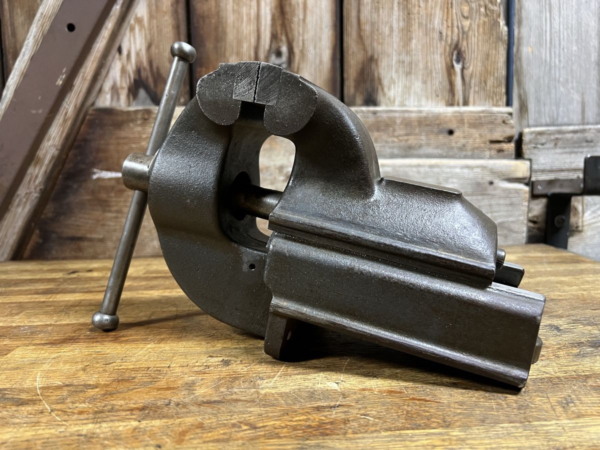 Gressel Alle Werkzeuge: Gressel PS100 Schraubstock Sulzer Guss Industriedesign – Gebraucht aus Theilingen von ovi123 1