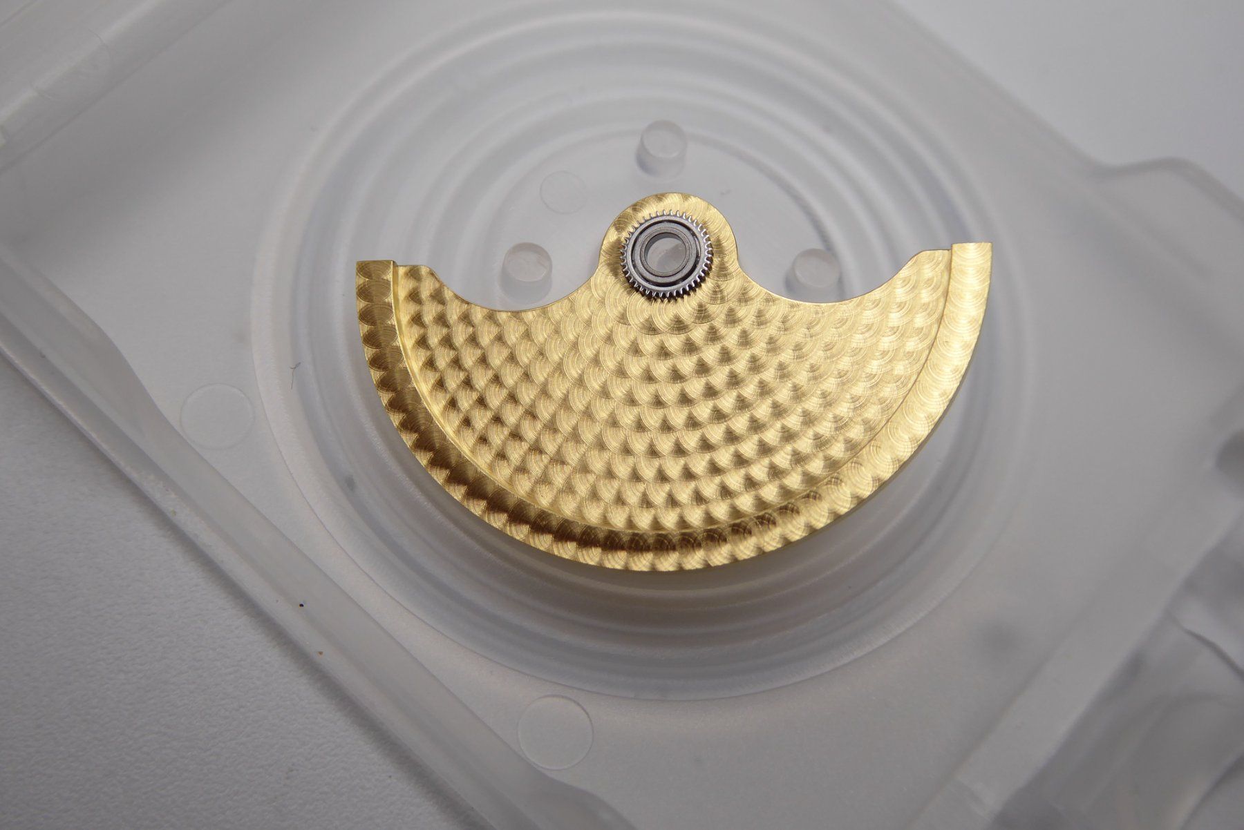 Patek Philippe Montres: Patek Philippe Nautilus oscillating weight ref. 26-330 / 430 – D'occasion à Geneve par adr_xk6n 4