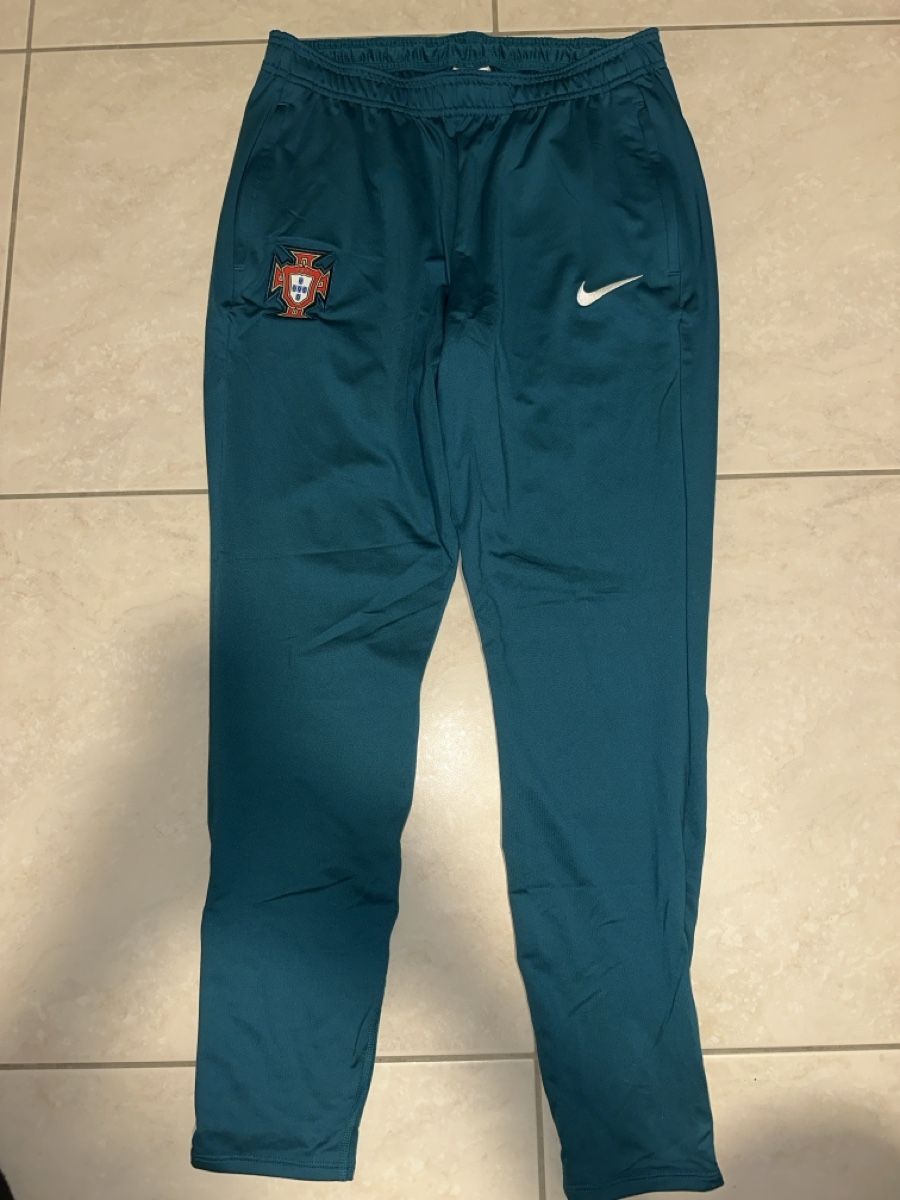 Nike Pantaloni: Portugal Trainerhose (M) – Nuovo (secondo la descrizione) da Zollikofen venduto da Marvin_Hal