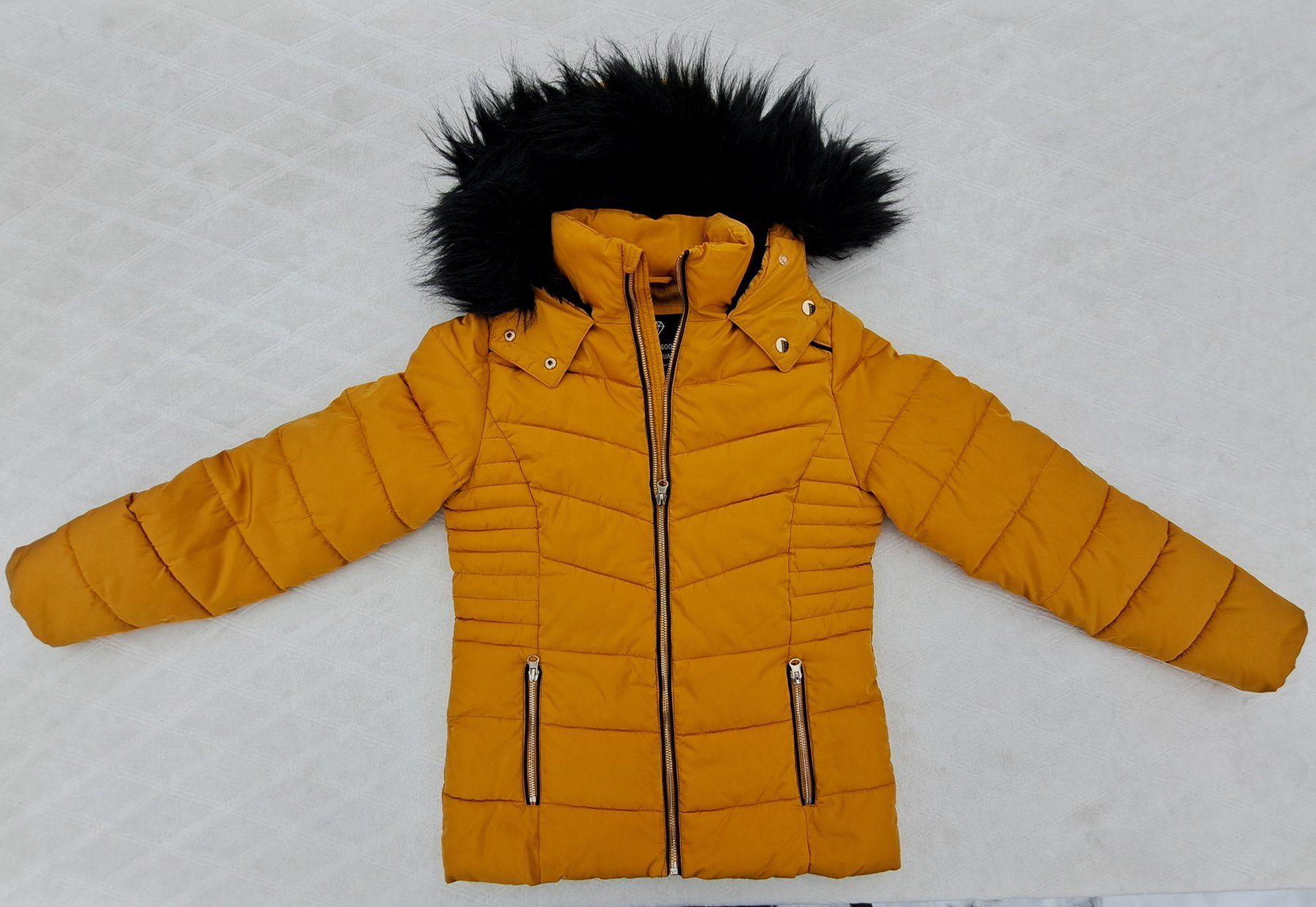 C&A Giacche & Cappotti: Neuwertige Canda Winterjacke Gr. 158 – Nuovo (secondo la descrizione) da Gysenstein venduto da joshuas81