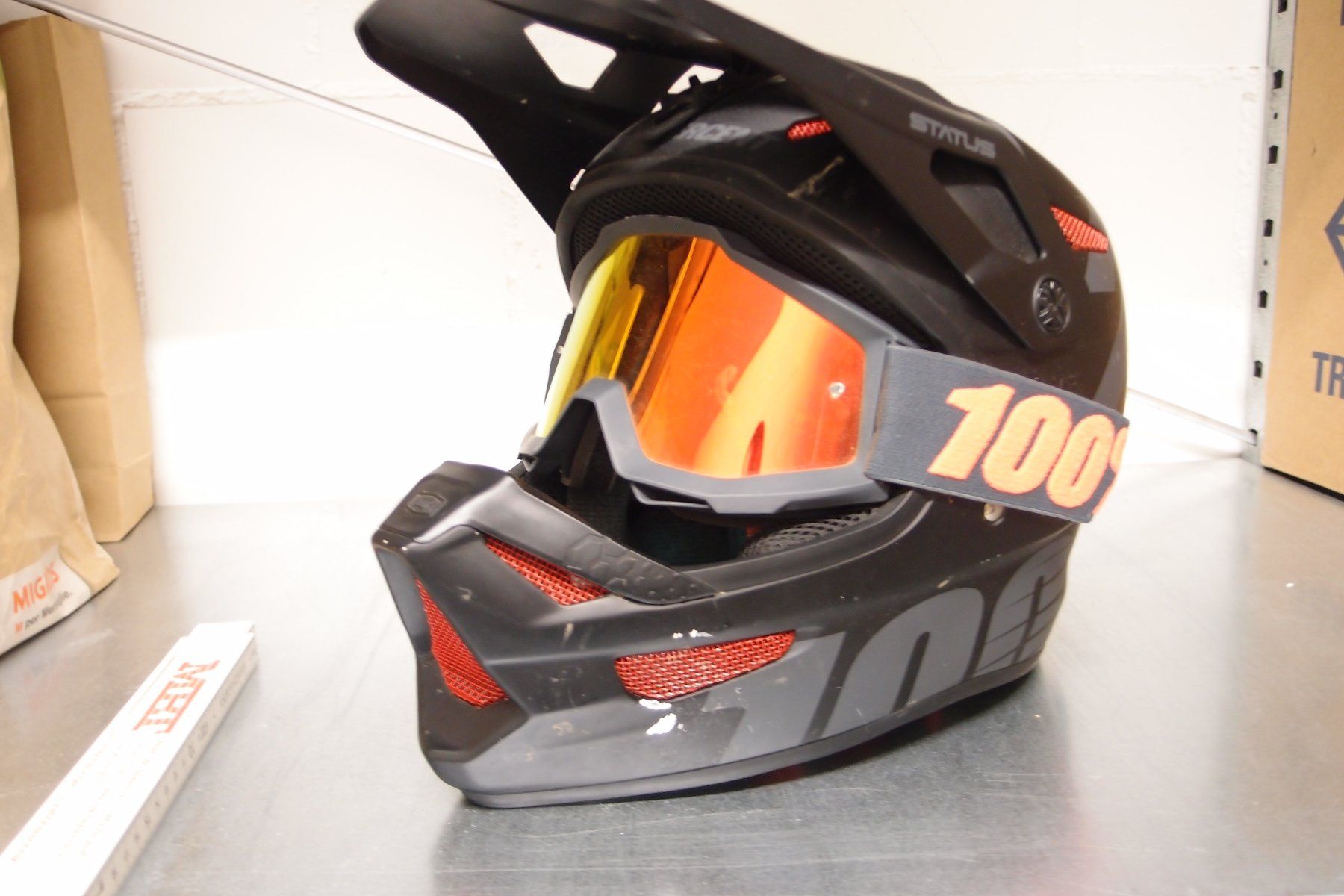 Caschi: Helm Mountainbike 100% Status, Grösse S – Usato da Zürich venduto da Milarit1