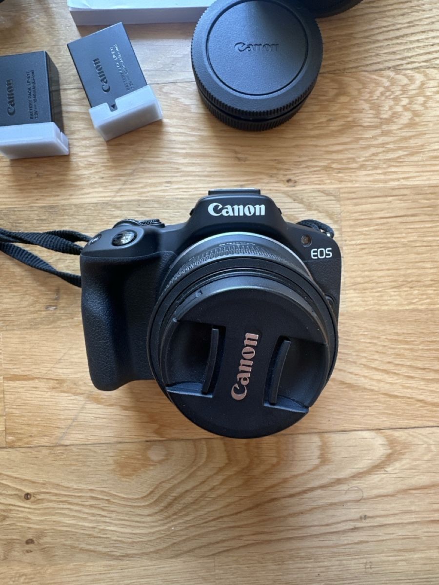Canon Fotocamera: Canon EOS R50 camera + lens + EF-EOS R adapter + Accessoires – Usato da Zürich venduto da Miko49 4