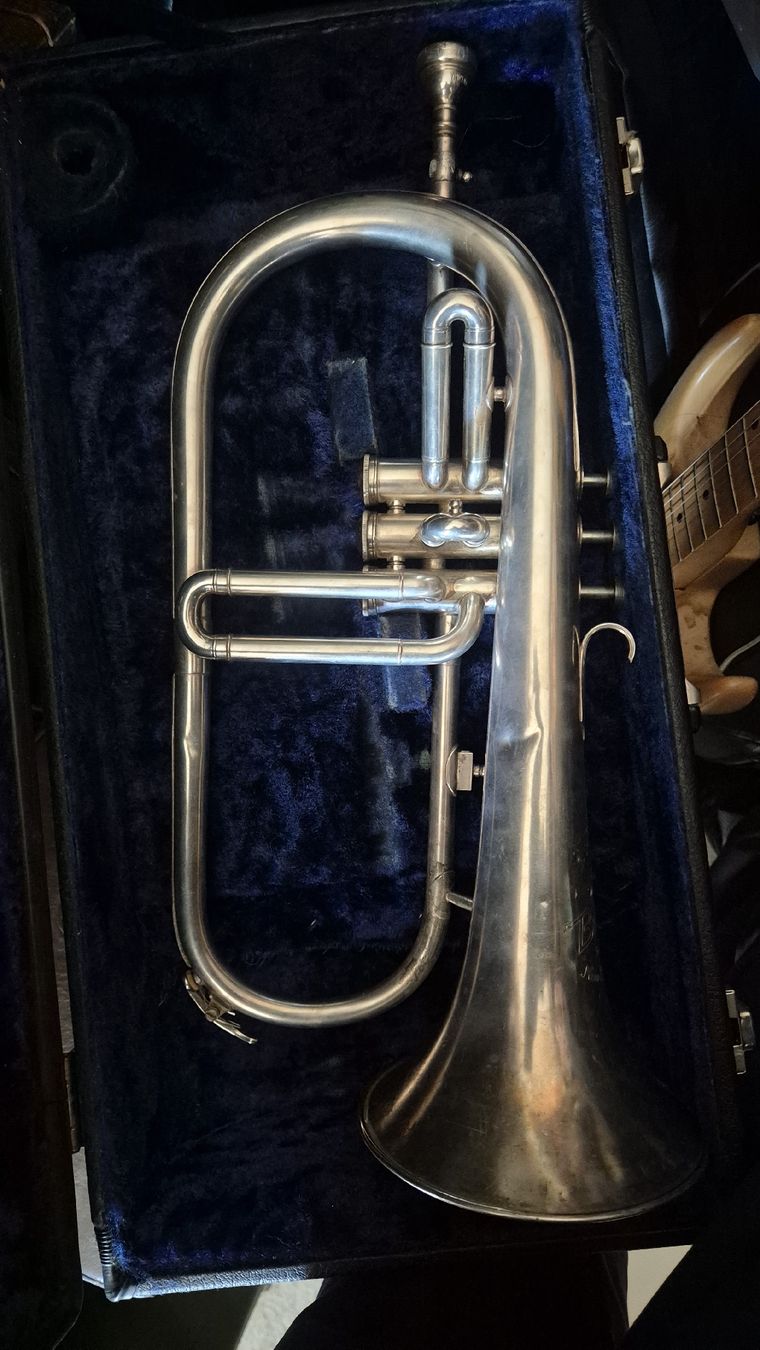 Besson Instruments de musique: Besson Flügelhorn – D'occasion à Rämismühle par beni0010