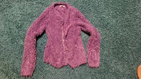 Kuschelige Jacke Gr. 128 lila