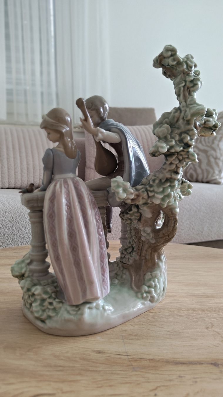Lladro Statuette: Lladro #5381 'Serenade' Figure – Usato da Altdorf UR venduto da Liveo-shop 3