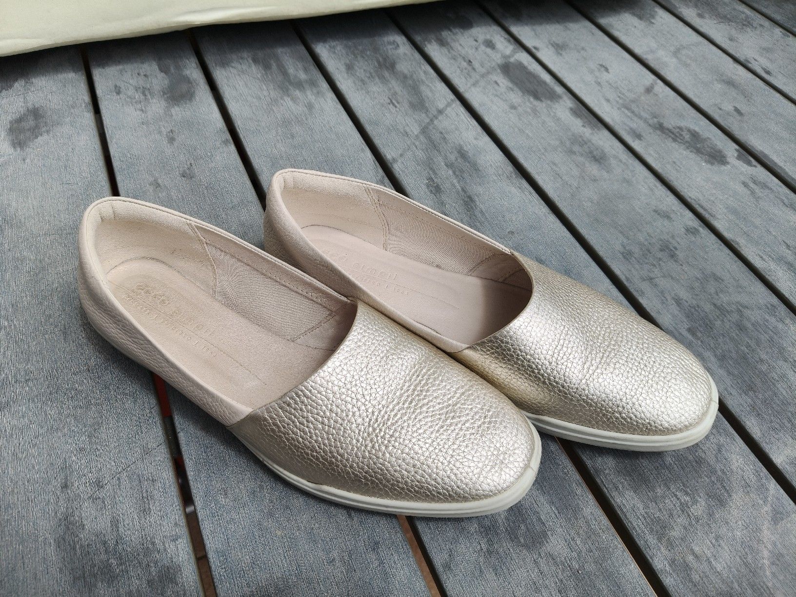 Ecco Chaussures femmes: Ballerines Ecco 41 – D'occasion à Chamoson par Yuriyaa
