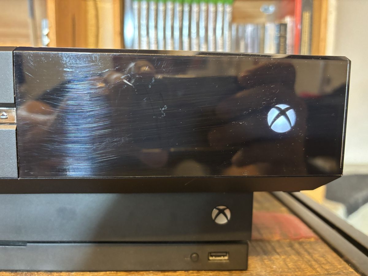 Microsoft Konsolen: Xbox one Model 1540, mit Controller, Spiele – Gebraucht aus Brütten von Swerman1984 1