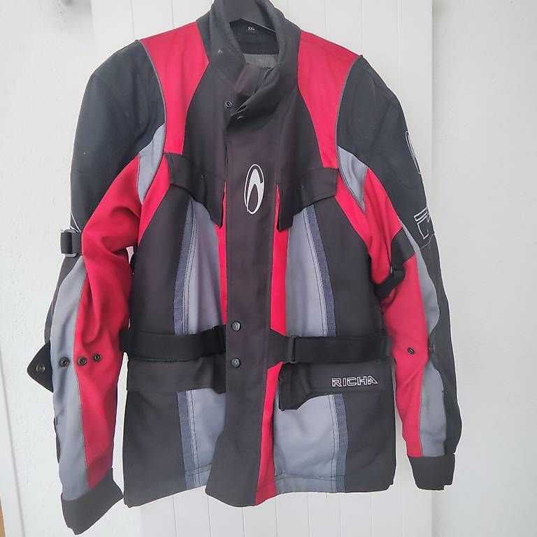 Jacken: Richa Motorradjacke Grösse XXL – Gebraucht aus Brig von oligri