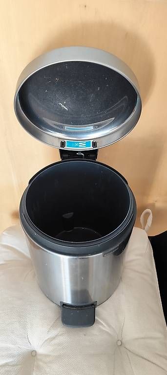 Poubelles: Badezimmer Eimer, Chromstahl – D'occasion à Luzern par Lumide 2