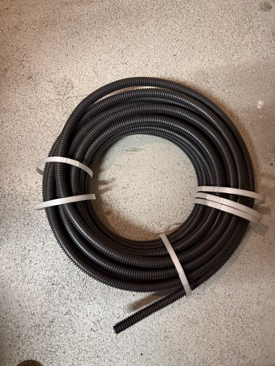 Tubi & Tubi flessibili: Flexschlauch schwarz 25mm Innendurchmesser  – Usato da Sarnen venduto da Camaro74