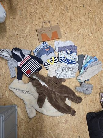 Paket Nr24 Kinderkleider Grösse 62 Junge